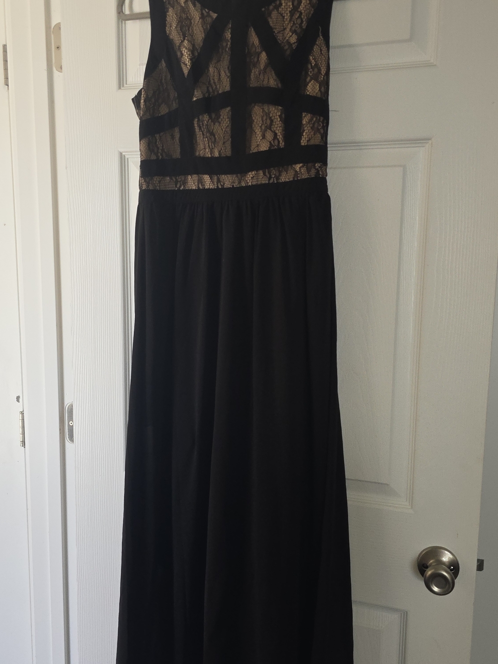 En Creme Black and Nude Lace Maxi Dress
